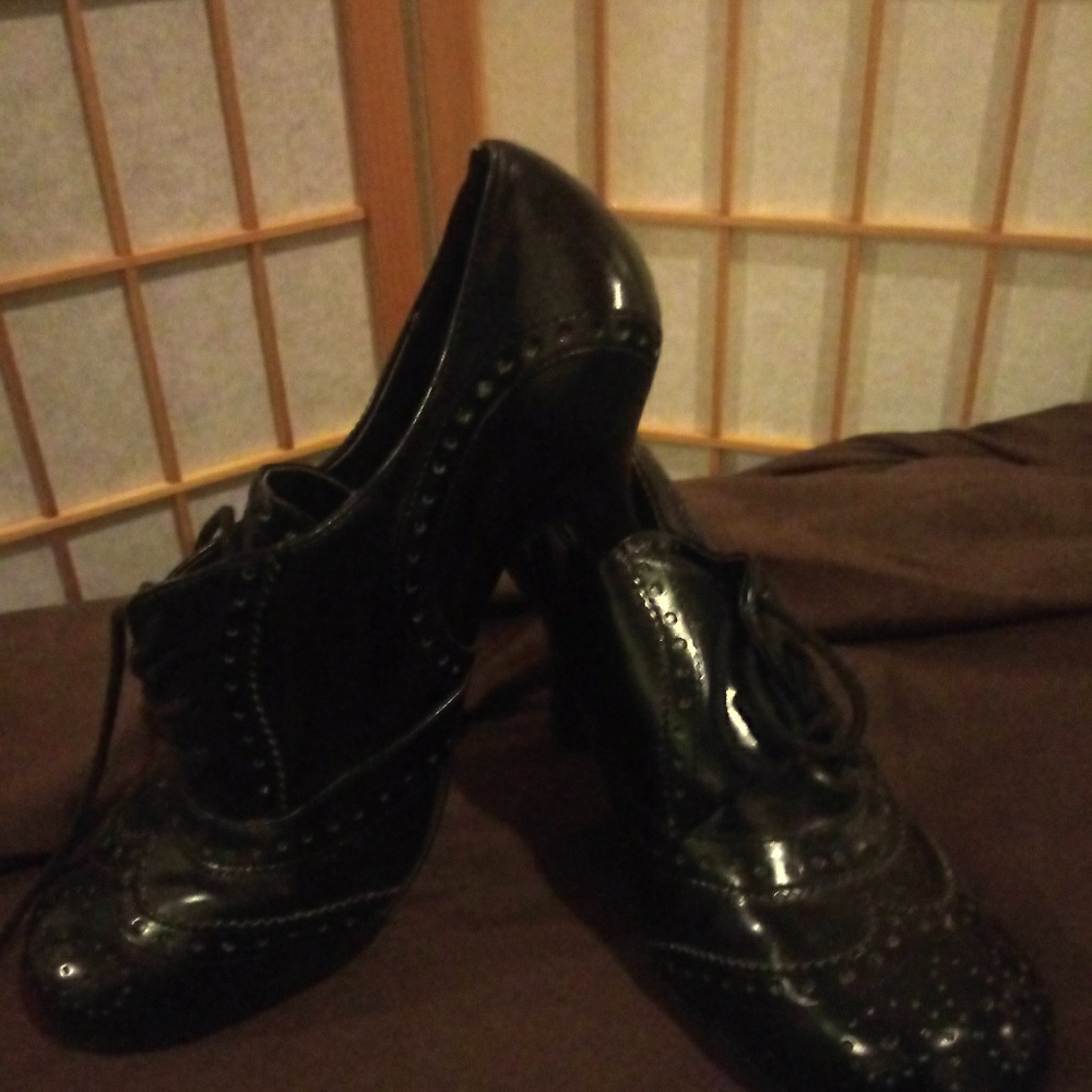 Shiny tuxedo heals